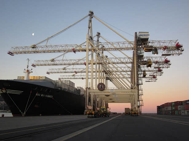 Liebherr_STS_ Ship_to_Shore_Container_ gantry_cranes_Container_Verladebrücken_7_12513-0_W615H615.jpg