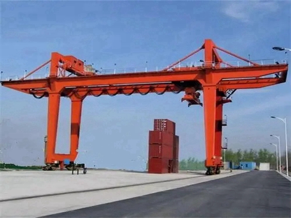 集裝箱門式起重機 (16).jpg