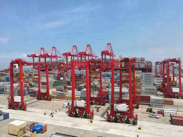 集裝箱門式起重機 (18).jpg