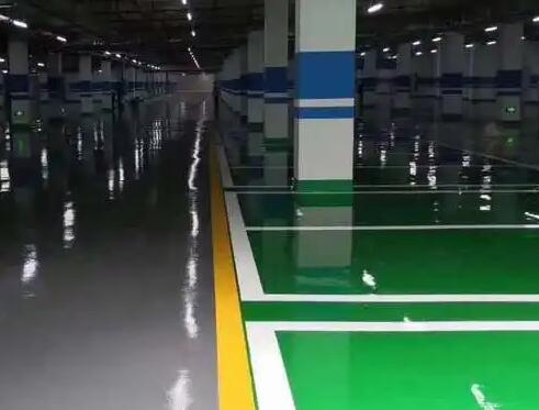 蘇州環(huán)氧地坪解析：地坪漆施工時怎么樣保護墻面、設(shè)備不被污染？