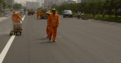 蘇州道路標(biāo)線一般是冷漆還是熱熔漆？